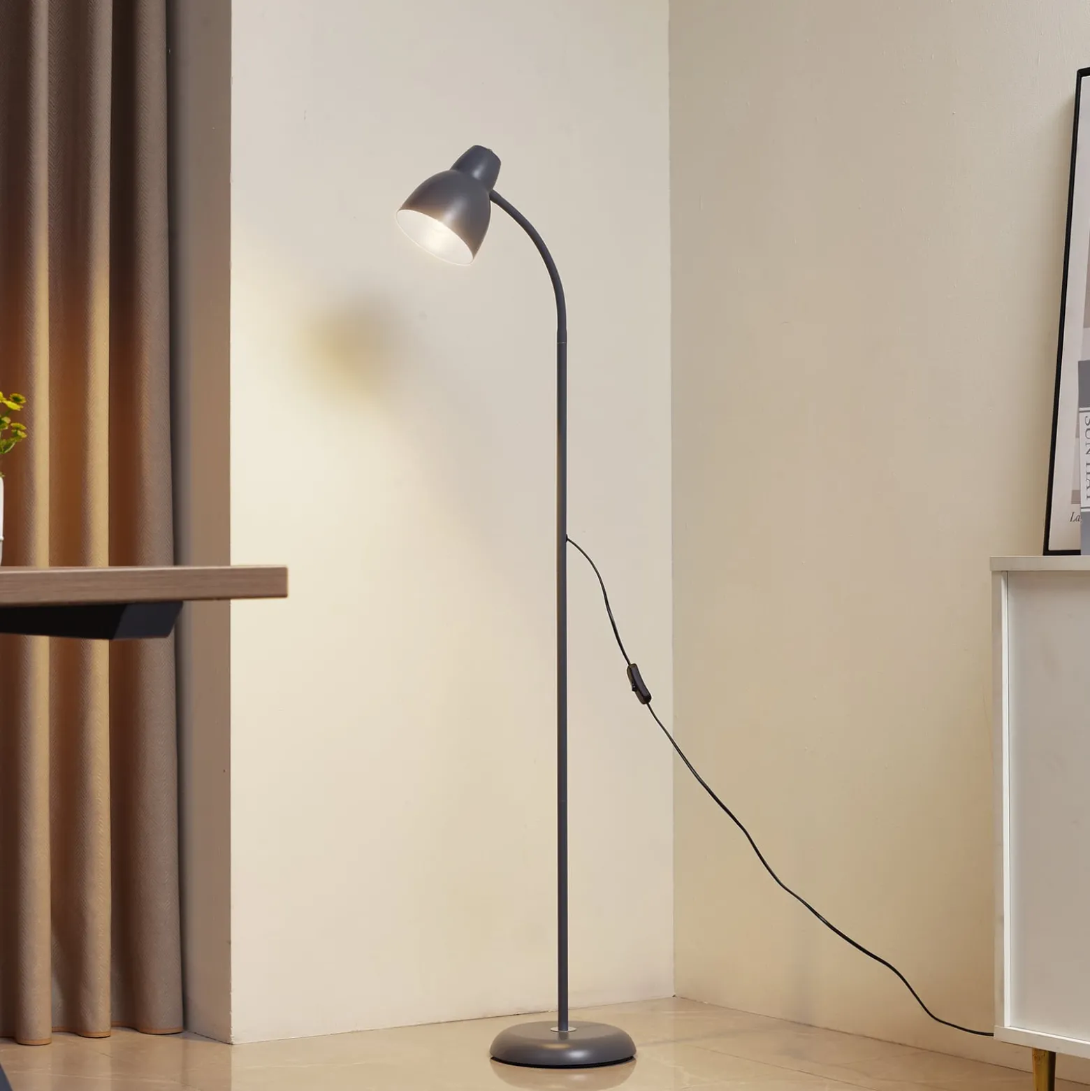 Lindby lattiavalaisin Tebbi, harmaa, metalli, korkeus 150 cm