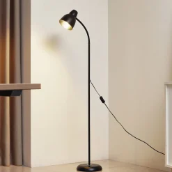 Lindby lattiavalaisin Tebbi, musta, metalli, korkeus 150 cm