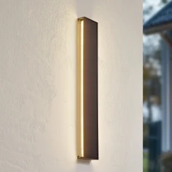 Lindby LED-aurinkokäyttöinen seinävalaisin Laarni, himmennettävä, IP54, musta