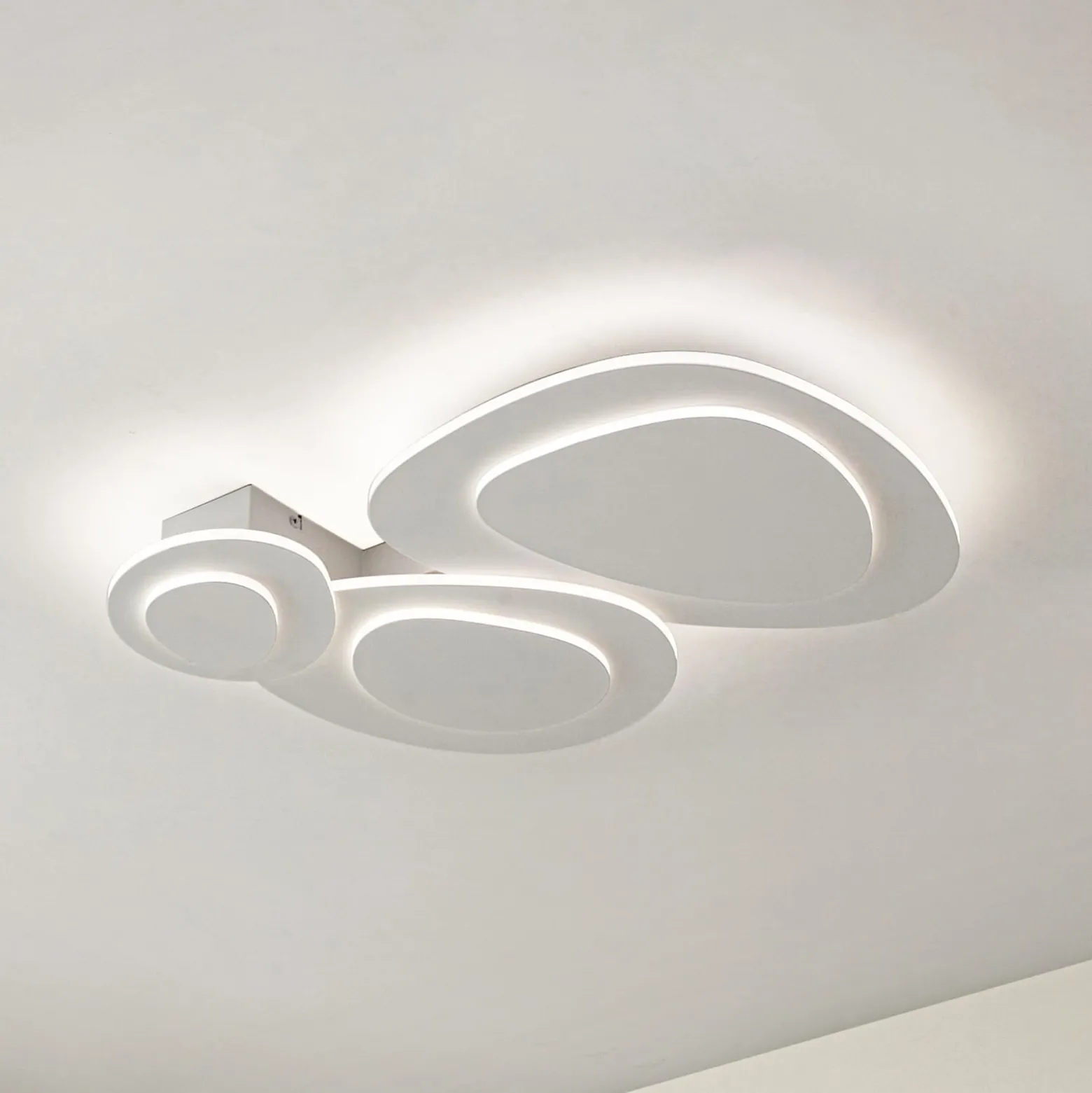Lindby LED-kattovalaisin Delar, 60 x 60 cm, CCT, himmennettävä