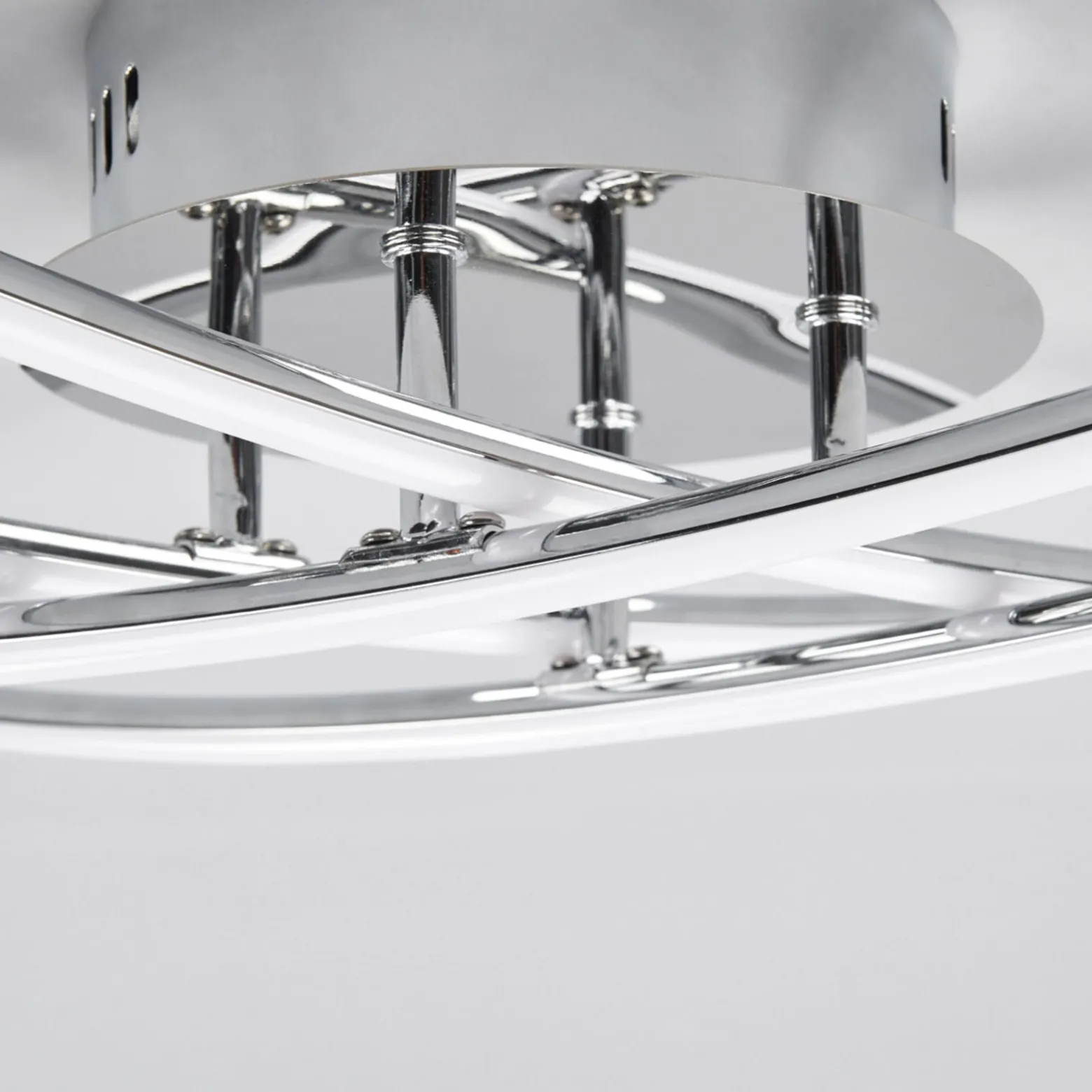 Lindby LED-kattovalaisin Yael, krominvärinen, metallia, 67 cm pitkä
