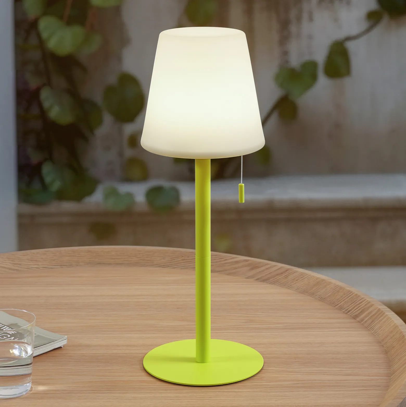 Lindby LED-ladattava valaisin Azalea keltainen alumiini CCT