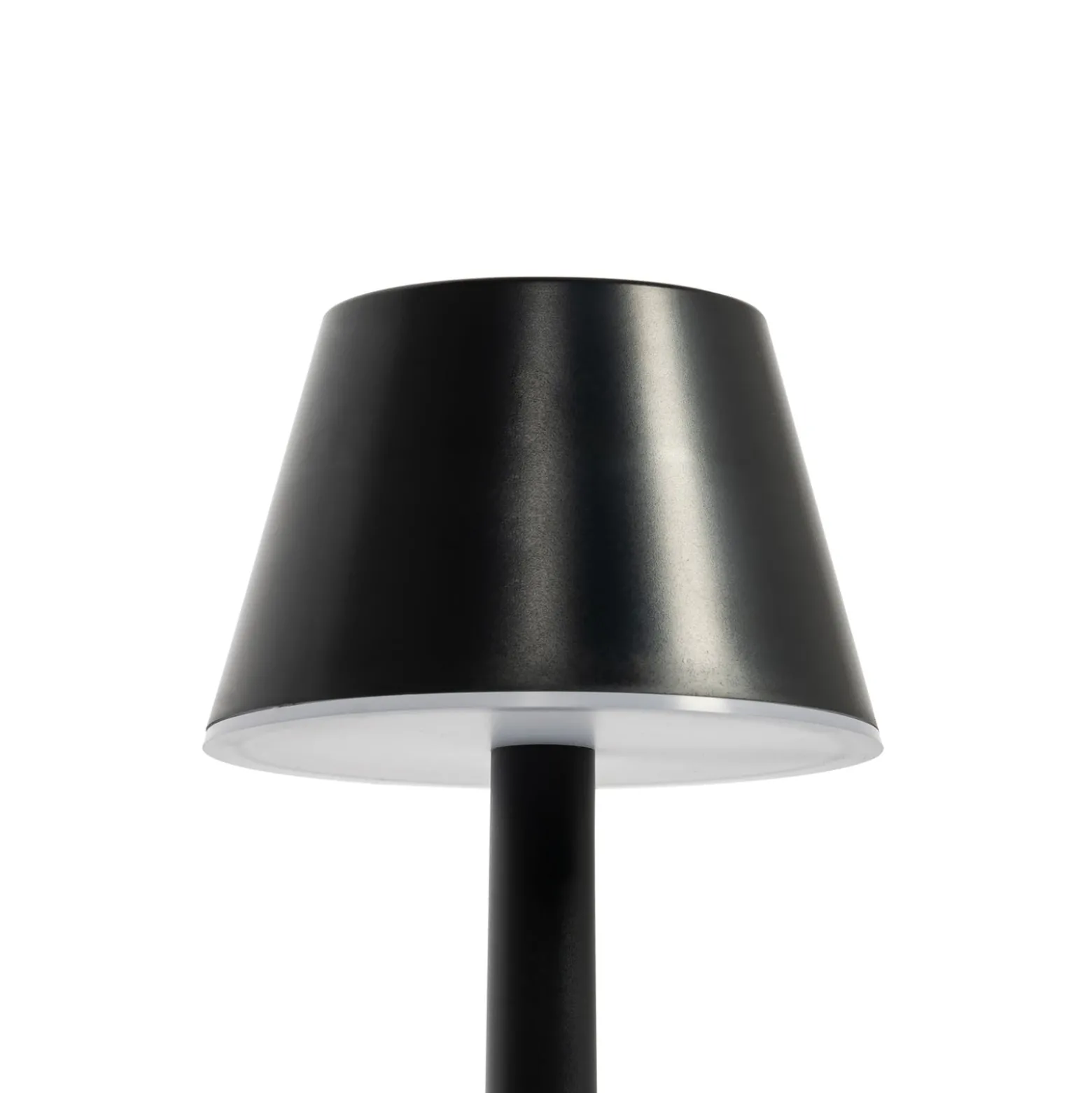 Lindby LED-ladattava valo Gaja, musta, USB, IP44, RGBW, himmeä.