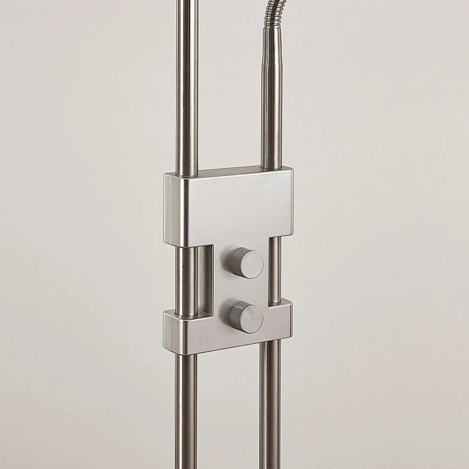 Lindby LED-lattiavalo Jonne, pyöreä, lukuvarsi, himmennettävä, 180 cm