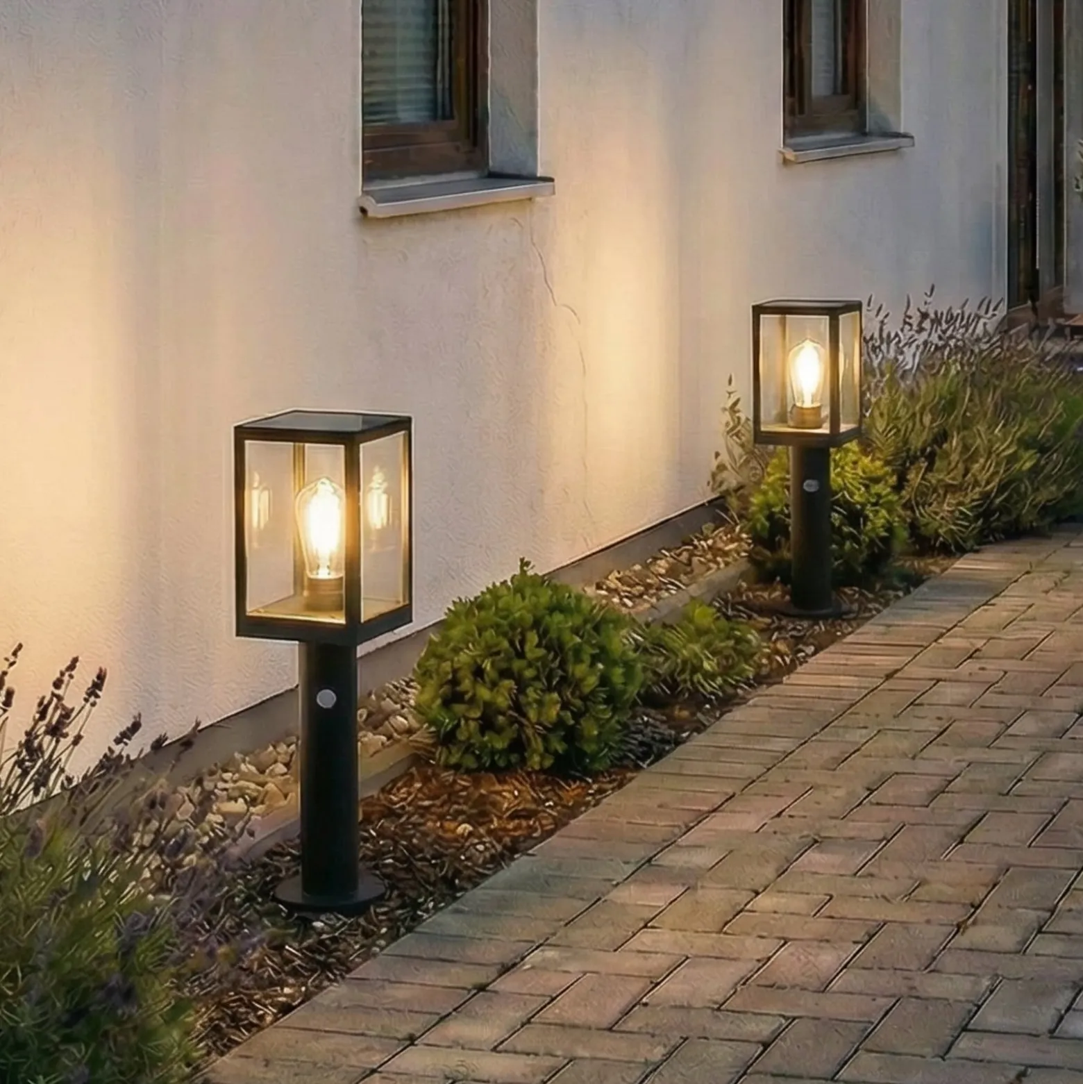 Lindby LED-pylväsvalaisin Relto, anturi, maakiila, 50 cm