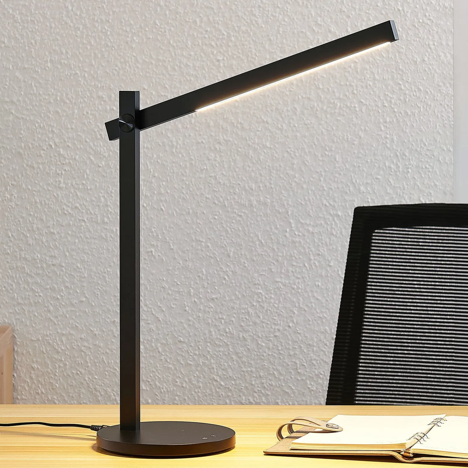 Lindby LED pöytävalaisin Loretta, 43 cm, musta, CCT