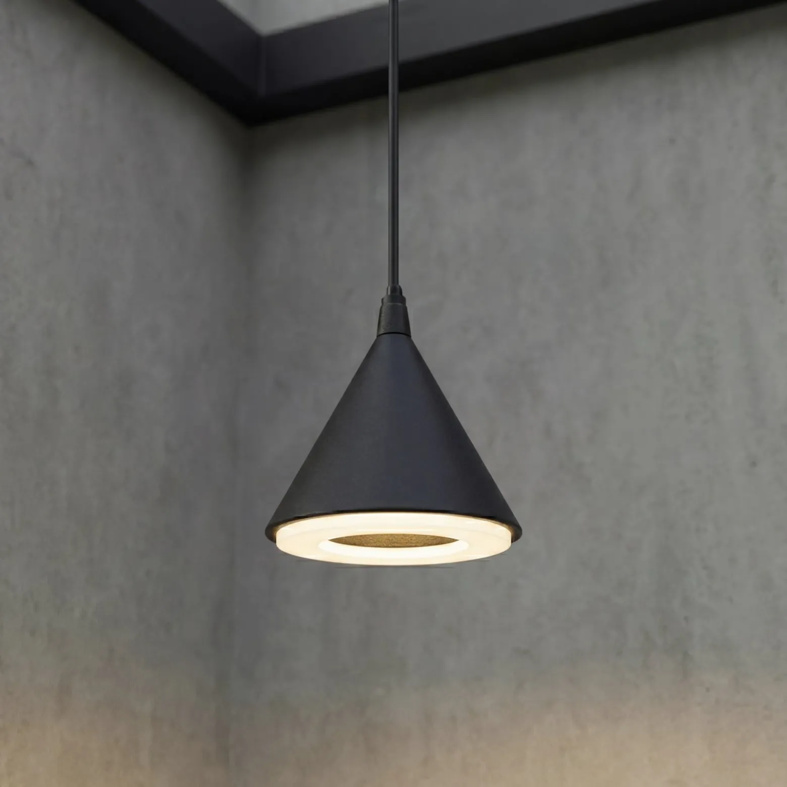 Lindby LED-riippuvalaisin Soran, halkaisija 15 cm, musta, IP44