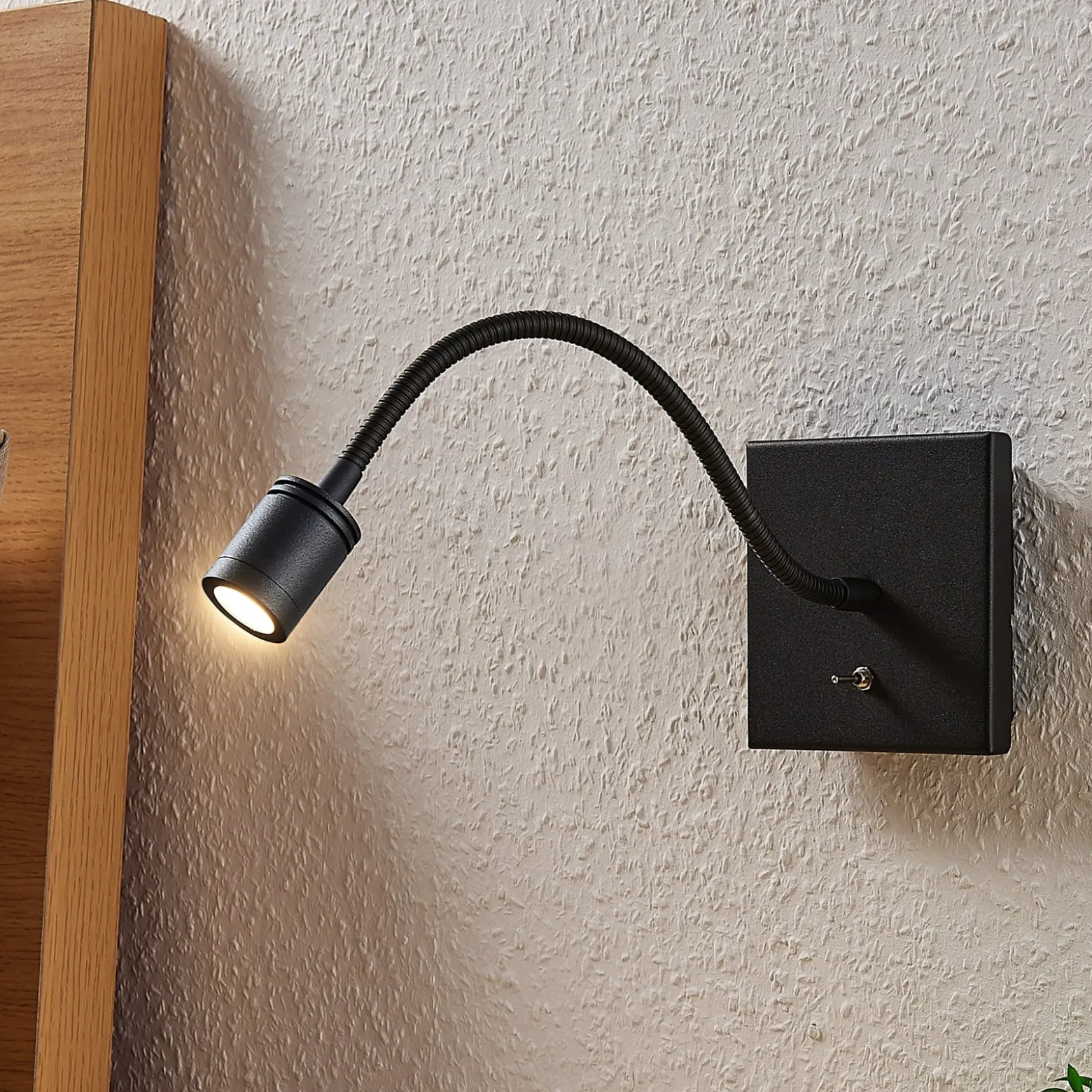 Lindby LED-seinävalaisin Mayar, 2kpl, musta, lukulamppu, 11 cm