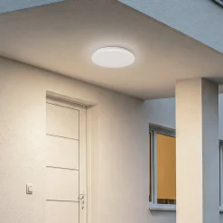 Lindby LED-ulkokattovalaisin Kirkola, 4000 K, halkaisija 34 cm, valkoinen
