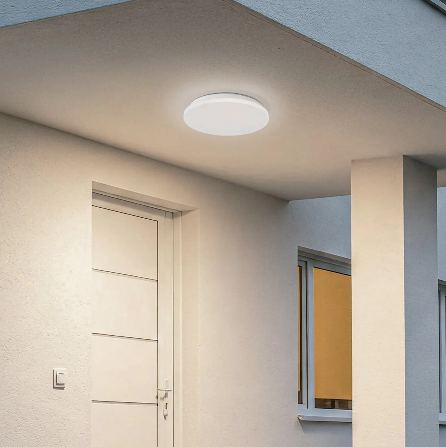 Lindby LED-ulkokattovalaisin Kirkola, 4000 K, halkaisija 34 cm, valkoinen