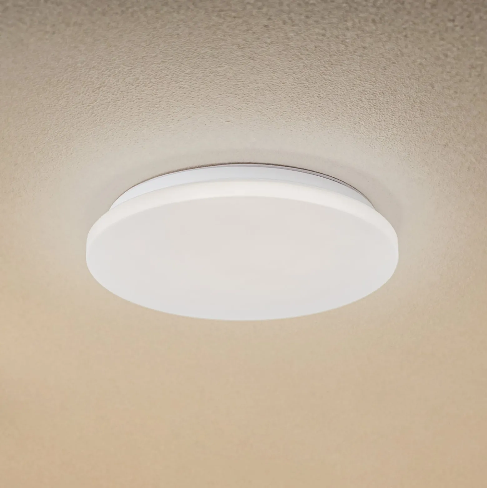 Lindby LED-ulkokattovalaisin Kirkola, 4000 K, halkaisija 34 cm, valkoinen