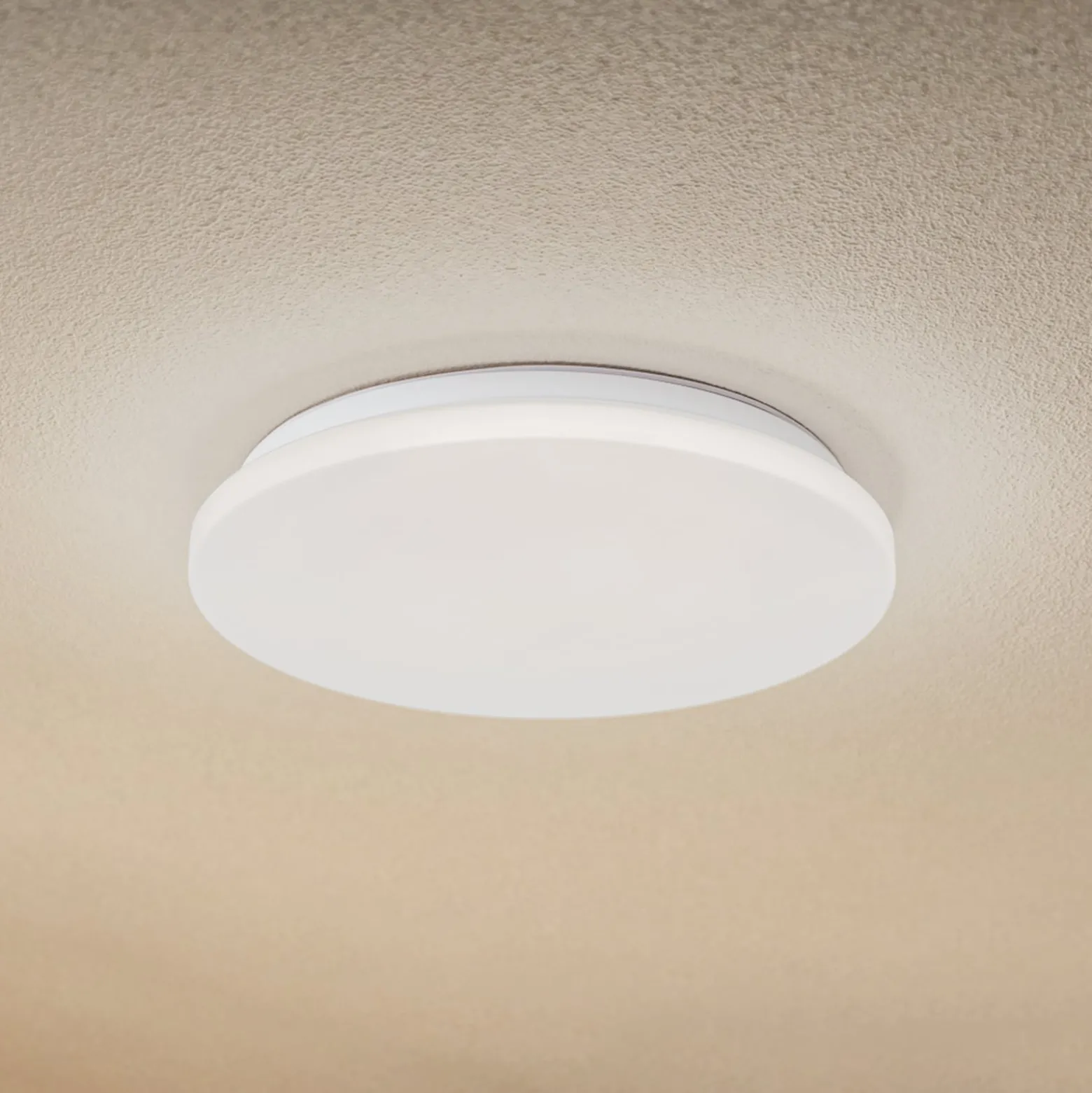 Lindby LED-ulkokattovalaisin Kirkola, 3000 K, halkaisija 34 cm, valkoinen