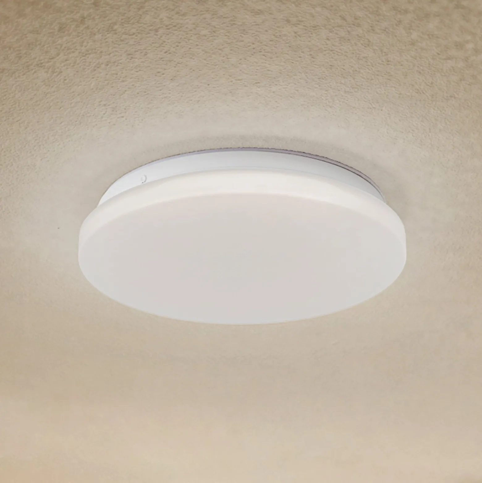 Lindby LED-ulkokattovalaisin Kirkola, 4000 K, halkaisija 26 cm, valkoinen