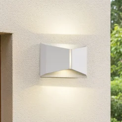 Lindby LED-ulkoseinävalaisin Anlira, valkoinen, Up & down, IP65