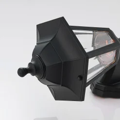 Lindby LED-ulkoseinävalaisin Iavo, sensori, musta, lyhty