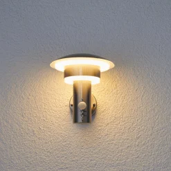 Lindby LED-ulkoseinävalaisin Lillie, anturi, korkeus 19 cm