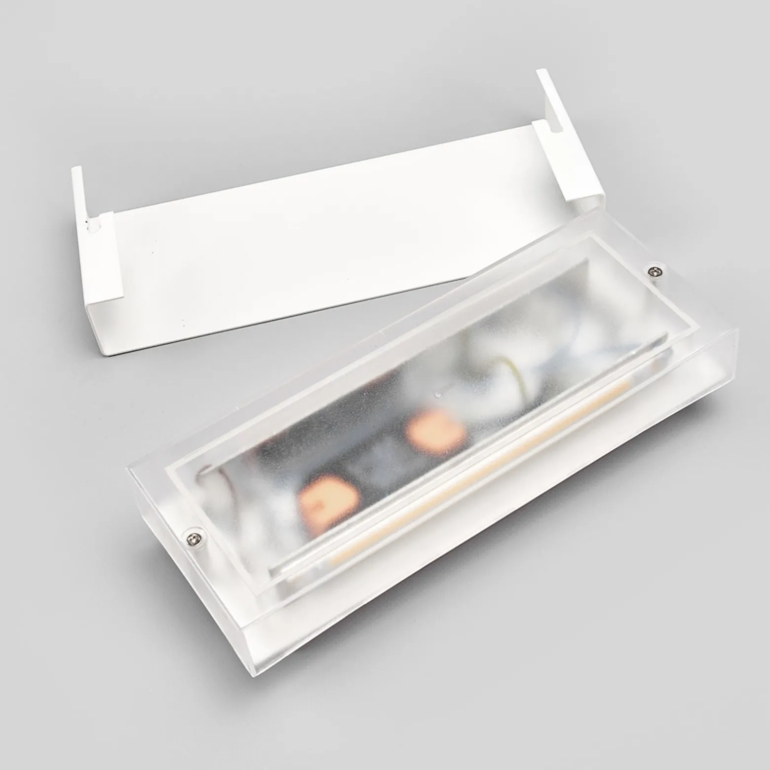 Lindby LED-ulkoseinävalaisin Safira, metalli, ylös/alas, IP44