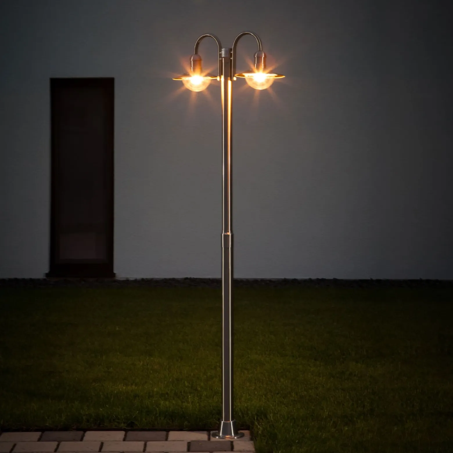 Lindby pylväsvalaisin Damion, 200 cm, 2-valoinen, E27, IP44