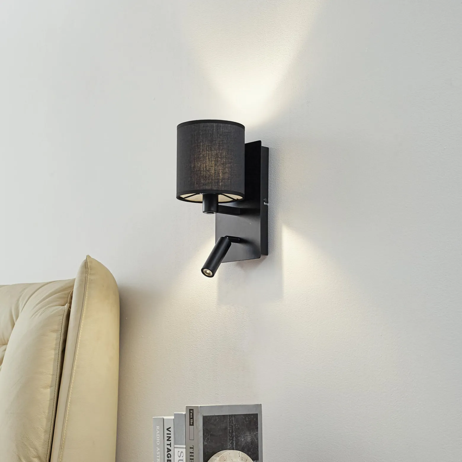 Lindby seinävalaisin Aiden, 30 cm, musta, LED-lukuvalo, E14