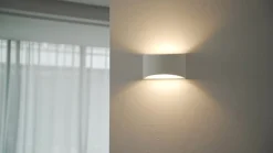 Lindby seinävalaisin Heiko, ylös/alas, rappaus, valkoinen, korkeus 12 cm