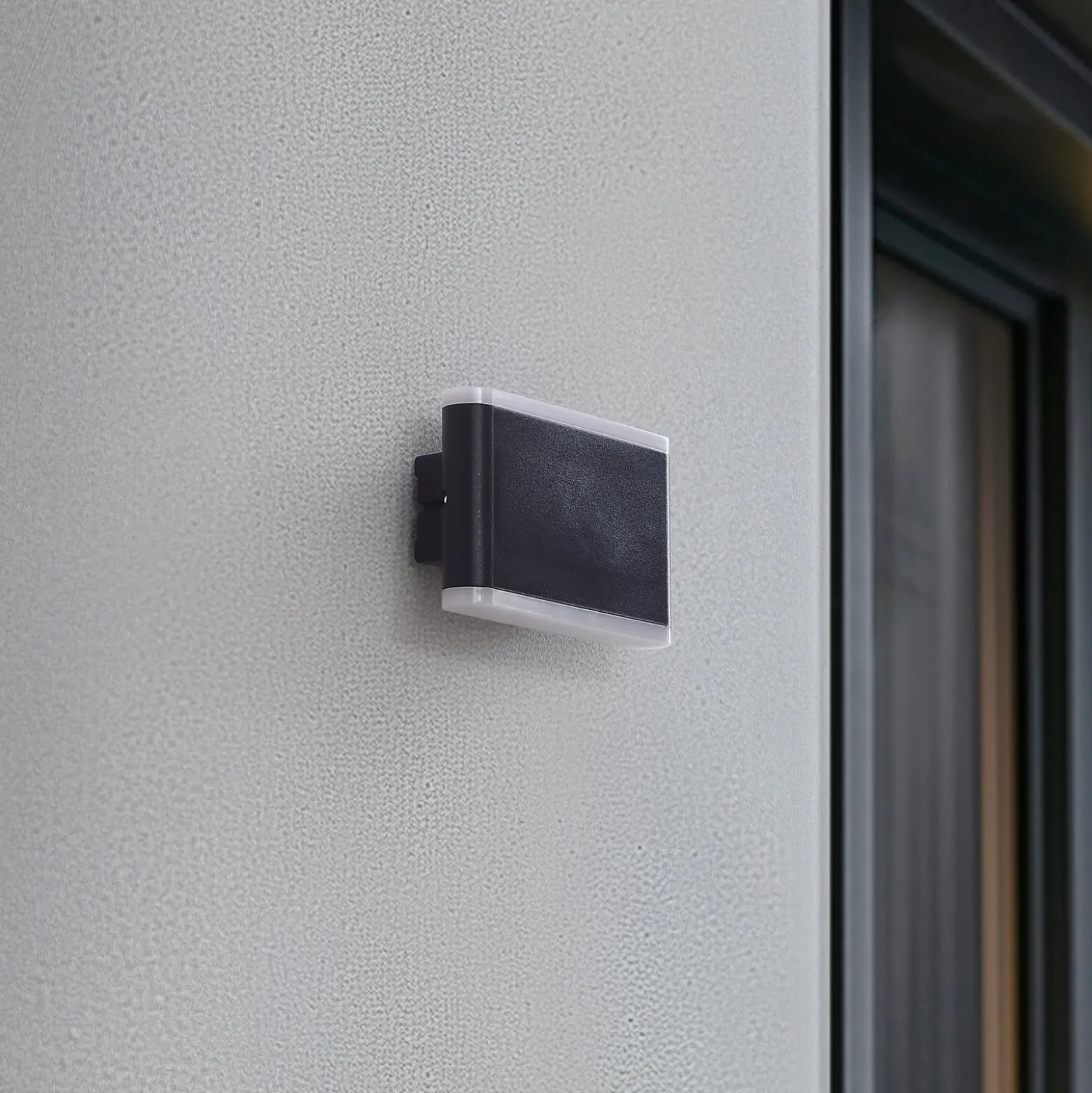 Lindby Smart LED-ulkoseinävalaisin Elvi, CCT, RGB, Tuya, IP54