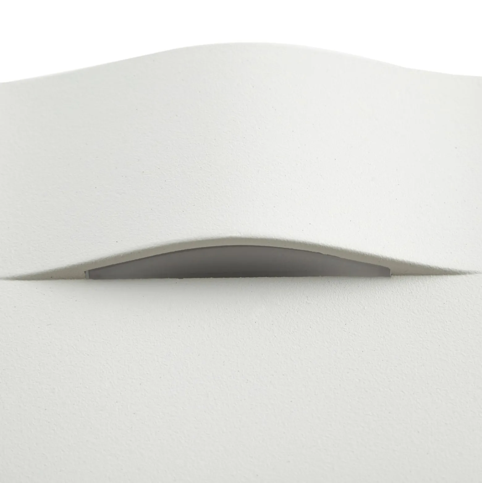 Lindby upotettava LED-seinävalaisin Alune, valkoinen, kaareva, 8x8cm, IP65