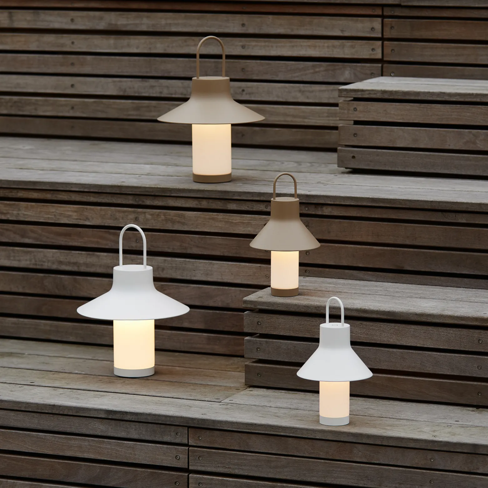 LOOM DESIGN LED-akkukäyttöinen pöytävalaisin Shadow Small, valkoinen, IP65