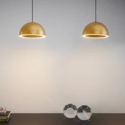 LOOM DESIGN LED-riippuvalaisin Curve, kullansävyinen alumiini, Ø 14 cm