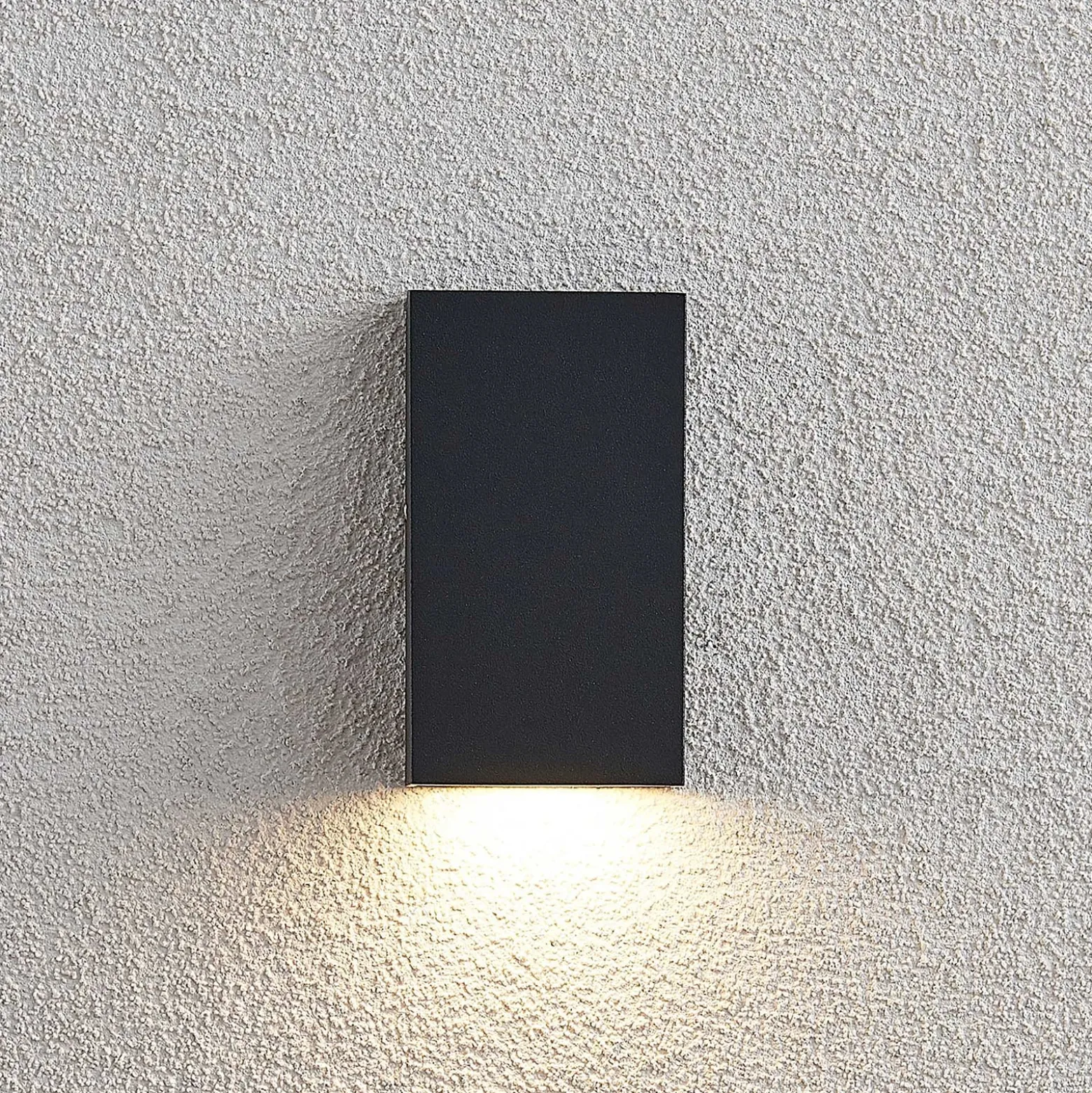 Lucande Adarey -LED-ulkoseinävalaisin, IP54