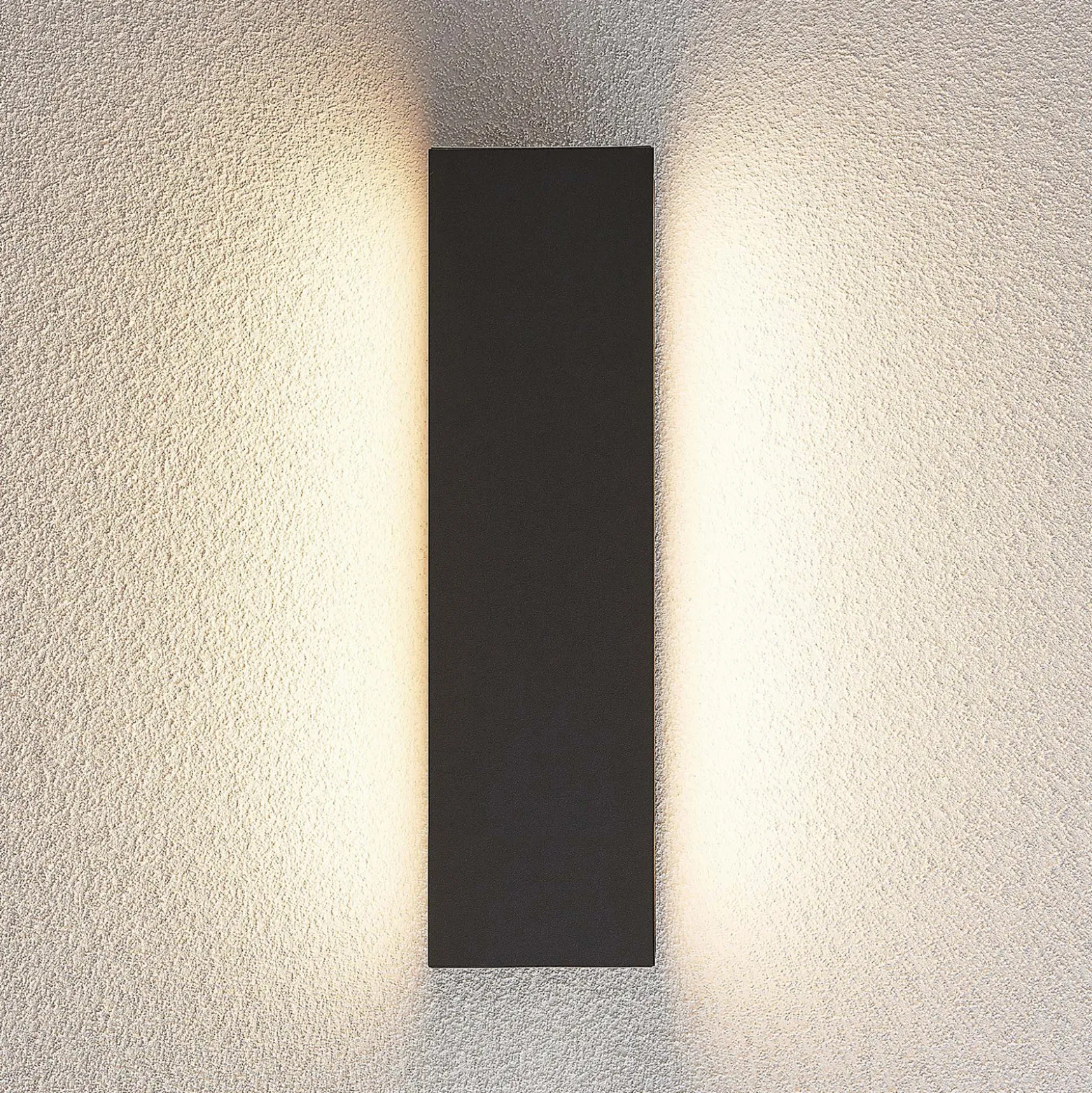 Lucande Aegisa -LED-ulkoseinälamppu, kulmikas