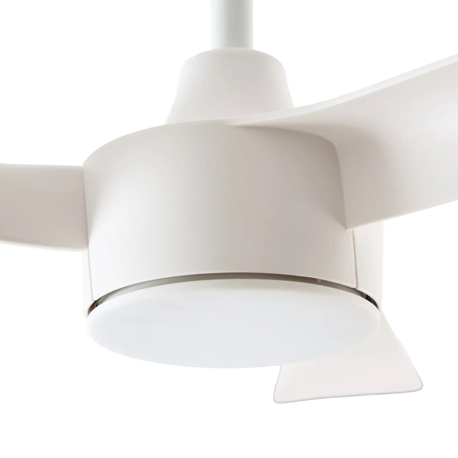 Lucande Airona LED-kattotuuletin, valkoinen, tasavirtakäyttöinen, hiljainen,