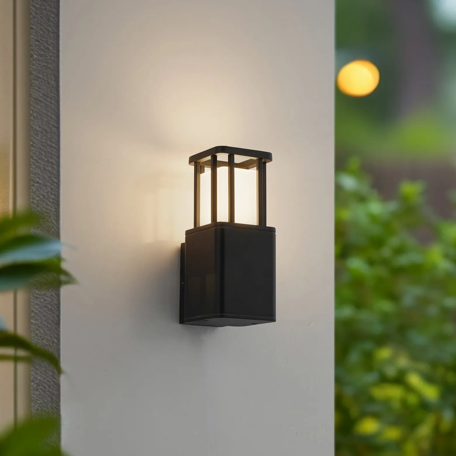 Lucande Dakil LED-ulkoseinävalaisin, musta, alumiini