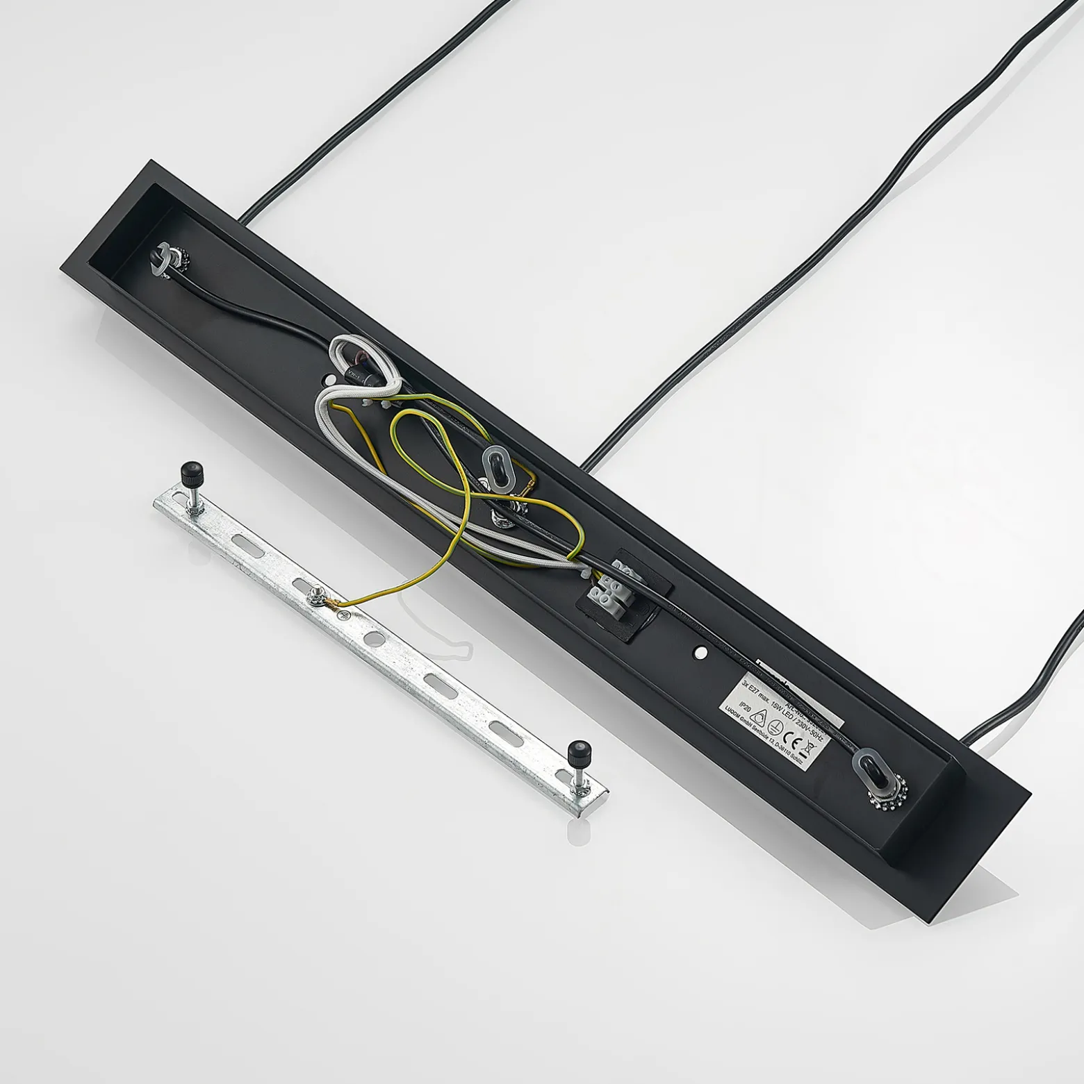 Lucande Gesja-riippuvalo 3-lamppuinen, pitkä musta