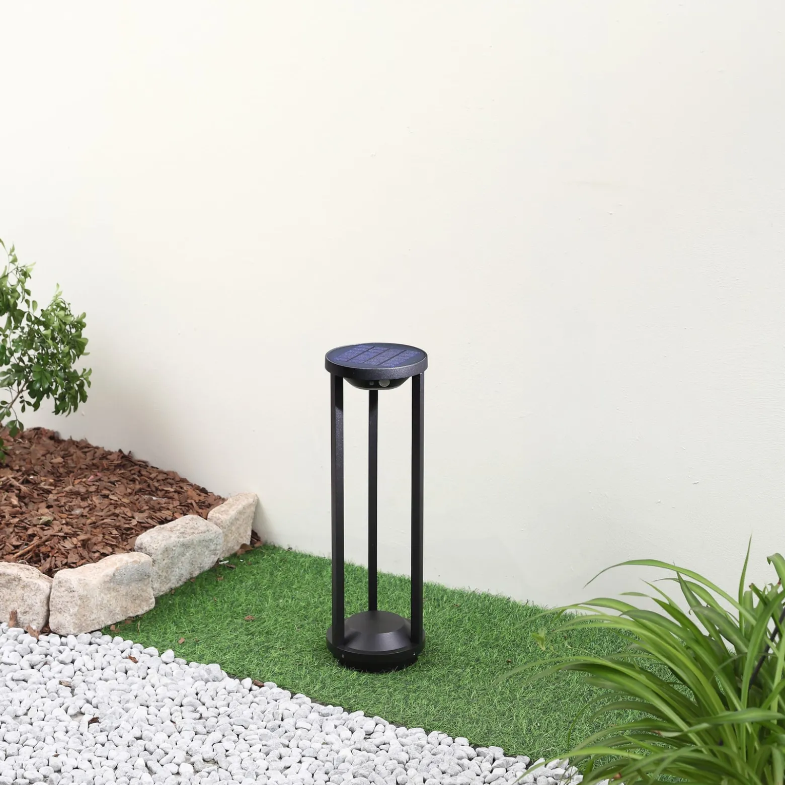 Lucande LED-aurinkovalaisin Nilea, Ø 16 cm, musta, anturi
