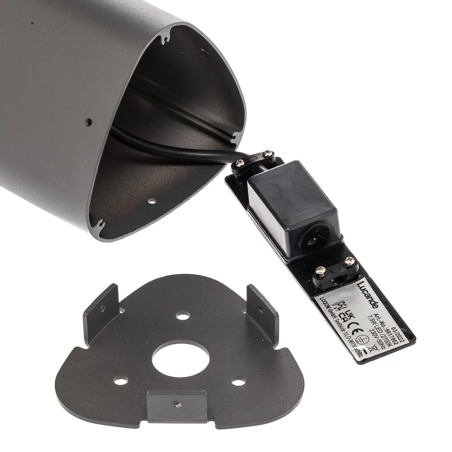 Lucande LED polkuvalaisin Pirron, 80 cm, kolmion muotoinen, IP54