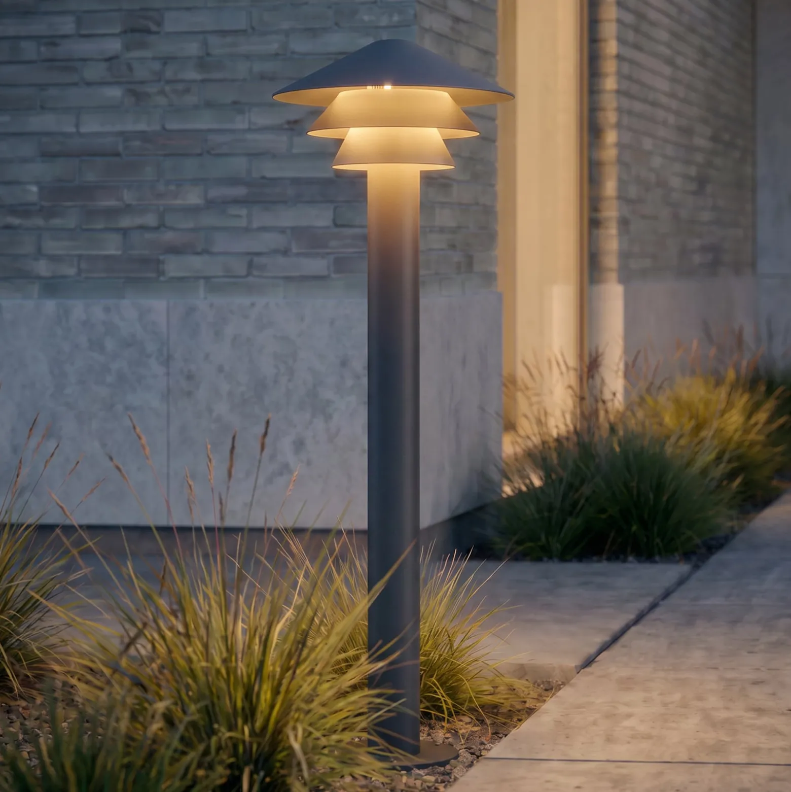 Lucande LED-pylväsvalaisin Montaro, 110 cm, antrasiitti, IP54