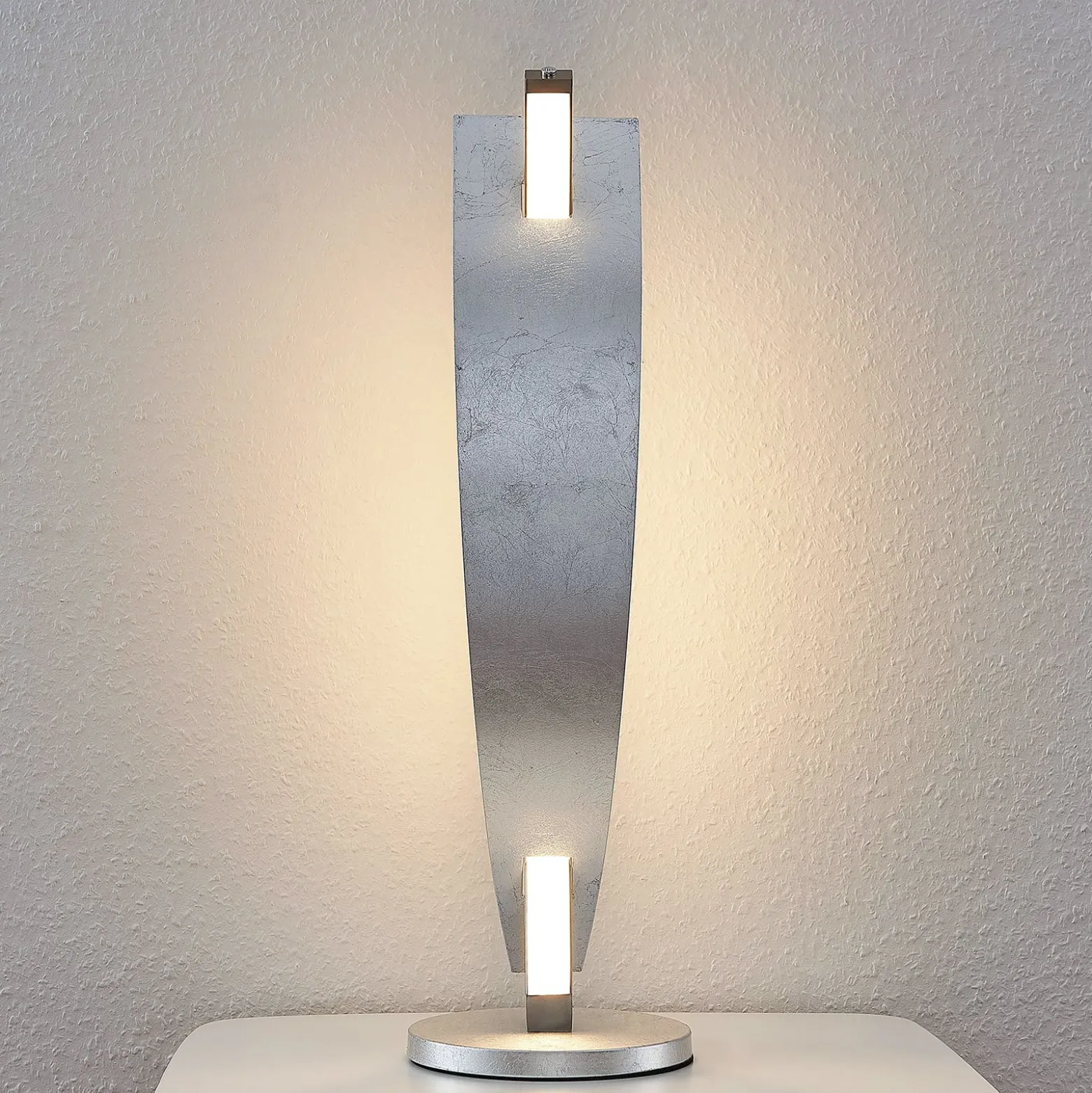 Lucande LED-pöytävalaisin Marija, hopeanvärinen, himmennettävä, 62 cm