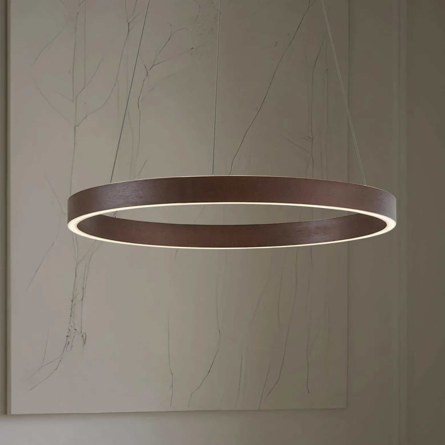 Lucande LED-riippuvalaisin Yonam, Ø 60 cm, 1-lamppuinen, ruskea, CCT