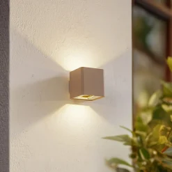 Lucande LED-ulkoseinävalaisin Aaron, beige, IP54, ylös/alas