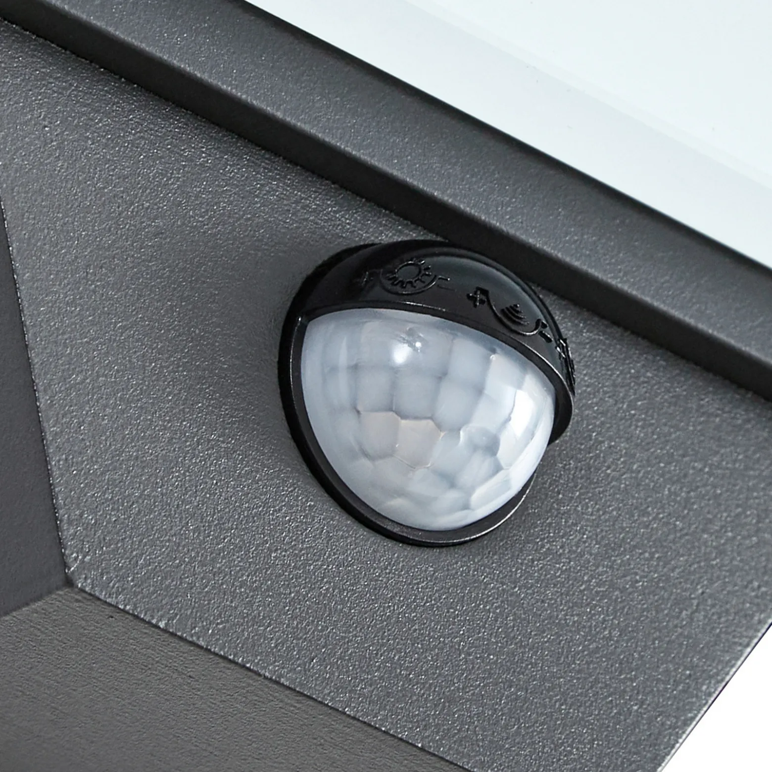 Lucande LED-ulkoseinävalaisin Melira, anturi, antrasiitti, IP65