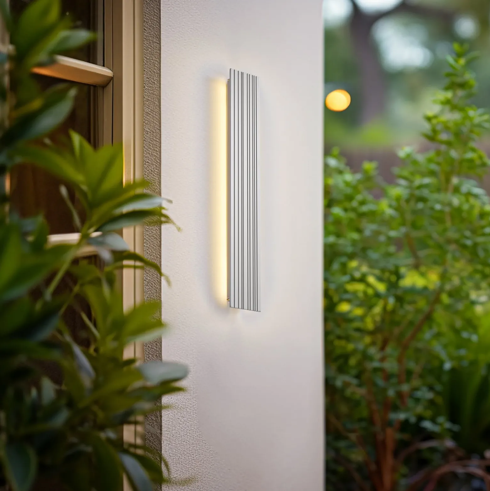 Lucande LED-ulkoseinävalaisin Melira, pituus 60 cm, vaaleanharmaa