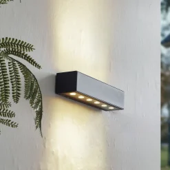 Lucande LED-ulkoseinävalaisin Selim, pituus 30 cm, musta