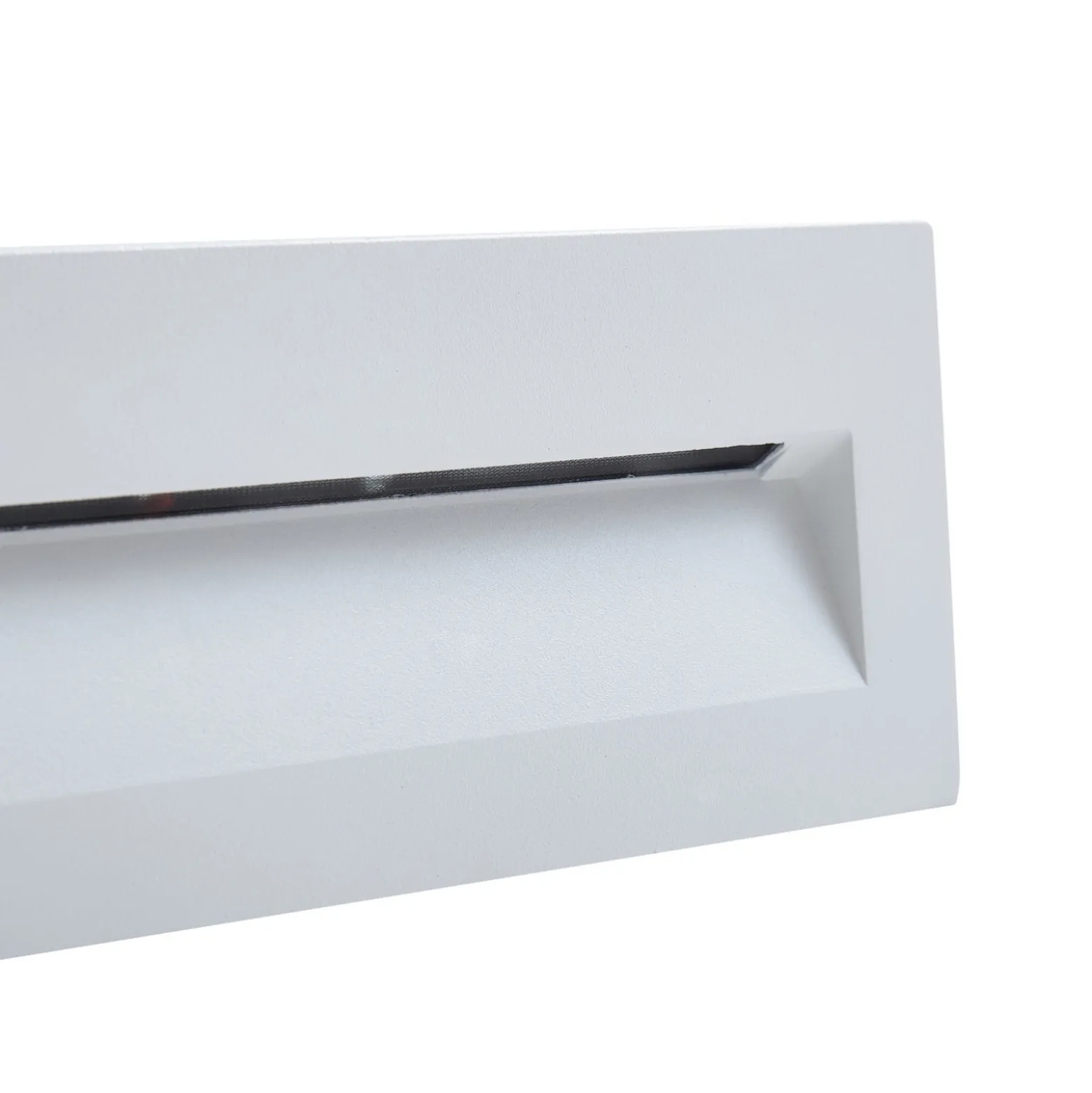 Lucande LED upotettava seinävalaisin Loya, 23 x 8 cm, valkoinen, IP54