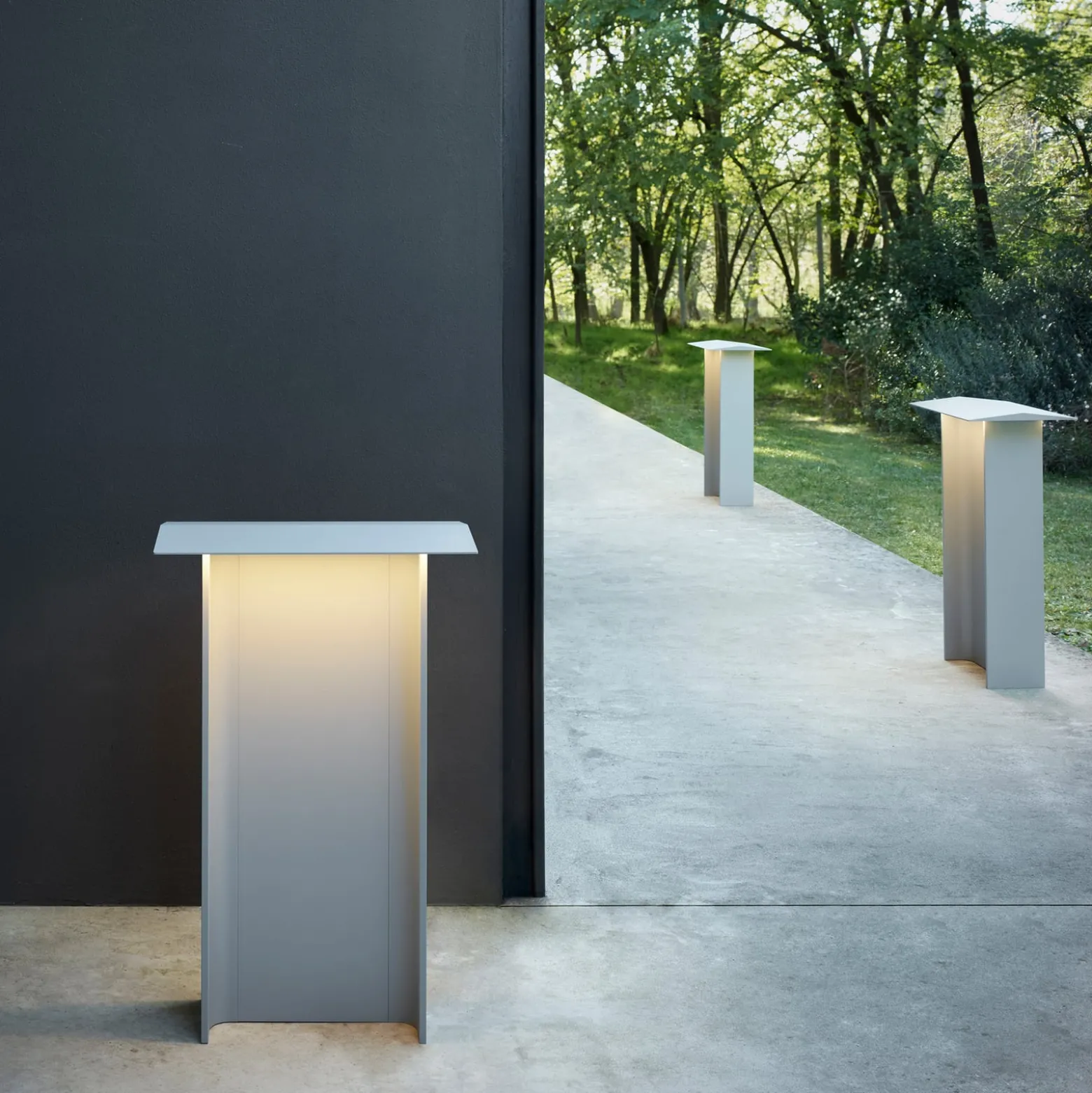 Luceplan Fienile-LED-pylväsvalo 72cm vaaleanharmaa