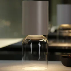 Luceplan Nui Mini -pöytälamppu, akku IP54 hiekka