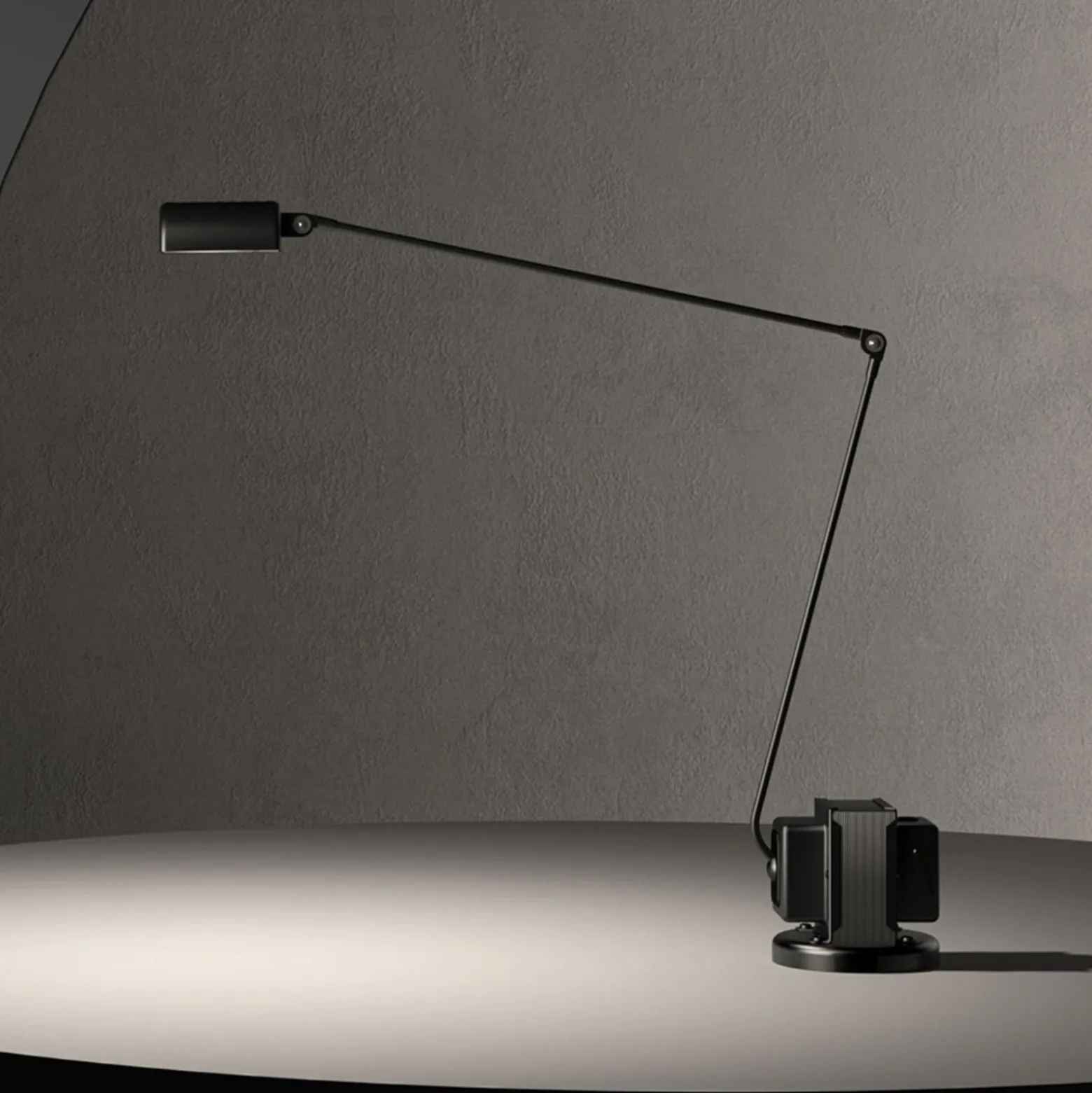 Lumina Daphine LED-pöytävalaisin 3000K, musta