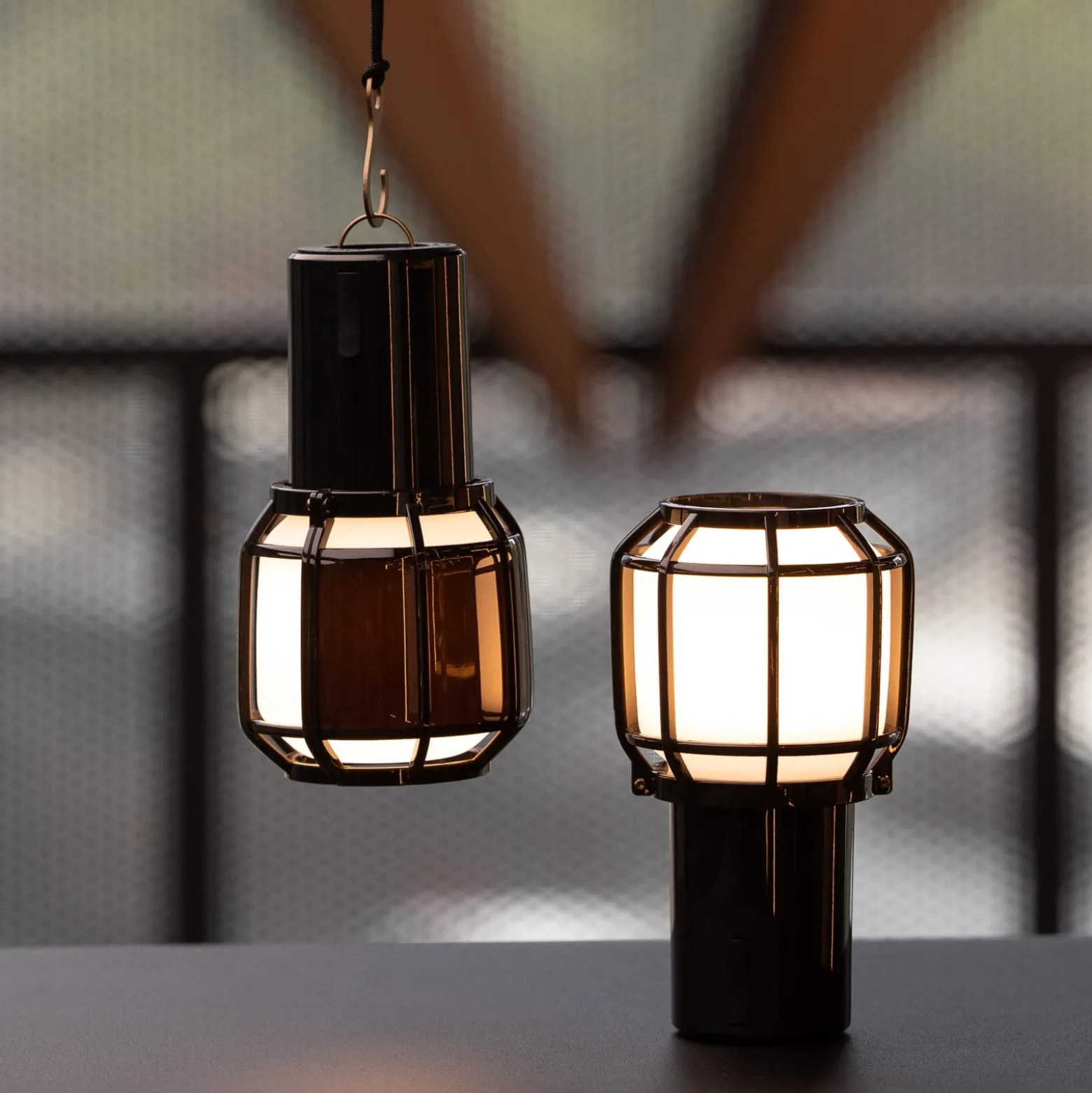 MARSET Chispa -LED-akkuterassivalaisin IP44, musta