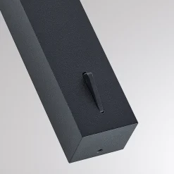 Molto Luce Arok LED-seinävalaisin, musta, alumiini, ulkonema 49 cm