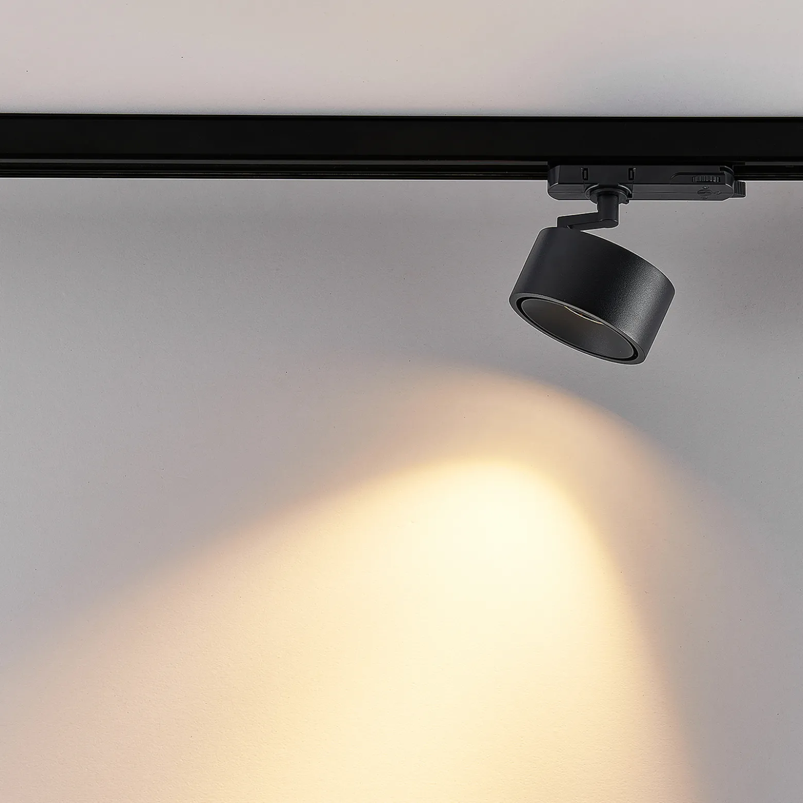 Molto Luce LED 3-vaiheinen valonheitin Magis, musta, 830