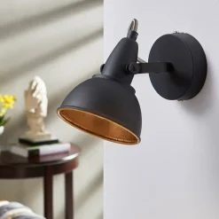 Musta-kultainen seinävalaisin Julin